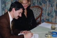 1998-Bombakkes-Contractondertekening-05