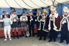 1985-Prinsen-uitgenodigd-bij-Ossebraadfeest-Maskotters-Ottersum-05