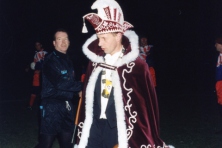 1999-Prins-Bart-dn-Urste-Aftrap-Voetbalwedstrijd-Vitesse-03