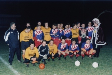 1999-Prins-Bart-dn-Urste-Aftrap-Voetbalwedstrijd-Vitesse-04