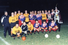 1999-Prins-Bart-dn-Urste-Aftrap-Voetbalwedstrijd-Vitesse-05