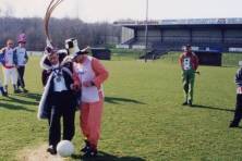 2000-Prins-Hans-dn-Derde-Aftrap-Voetbalwedstrijd-01
