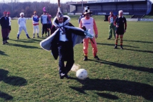 2000-Prins-Hans-dn-Derde-Aftrap-Voetbalwedstrijd-03