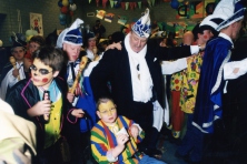 2001-Bombakkes-Gast-bij-Carnavalsbal-Dichterbij-12