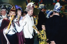 2001-Bombakkes-Gast-bij-Carnavalsbal-Dichterbij-13