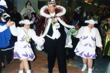 2001-Bombakkes-Gast-bij-Carnavalsbal-Dichterbij-19