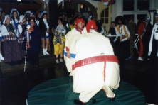 2002-Bombakkes-1-malig-Sumoworstelen-in-Cafe-de-Dragonder-06