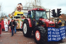 2002-Bombakkes-Optocht-Vriendengroep-Davy-Goertz-02