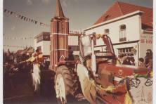 1_1970er-jaren-Bombakkes-Carnavalsoptocht-09