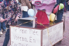 1981-Bombakkes-Carnavalsoptocht-32