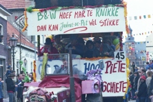 1_1981-Bombakkes-Carnavalsoptocht-22