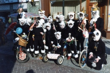 1982-Bombakkes-Carnavalsoptocht-de-Bolderkar-01