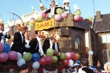 1983-Bombakkes-Carnavalsoptocht-01