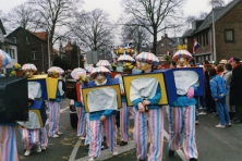 1989-Bombakkes-Carnavalsoptocht-Vrienden-van-Theo-Roosenboom-03