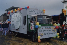 1989-Bombakkes-Carnavalsoptocht-Vrienden-van-Theo-Roosenboom-05