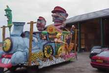 2001-Bombakkes-Carnavalsoptocht-Vriendengroep-Davy-Goertz-04