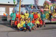 2001-Bombakkes-Carnavalsoptocht-Vriendengroep-Davy-Goertz-26