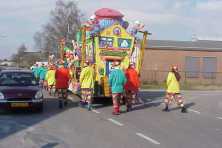2001-Bombakkes-Carnavalsoptocht-Vriendengroep-Davy-Goertz-62