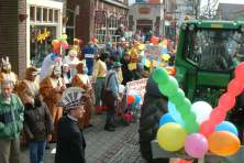 2003-Bombakkes-Carnavalsoptocht-gezien-vanaf-Ex-Prinsenwagen-11