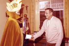 1979-Bombakkesprins-Denie-dn-Urste-bezoek-bij-Pa-Ma-01