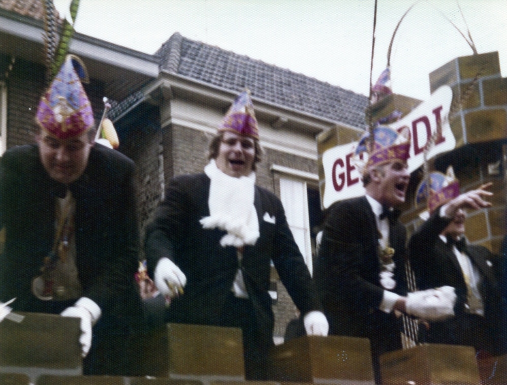1976-Bombakkes-Carnavalsoptocht