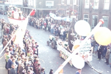 1976-Bombakkes-Carnavalsoptocht-07