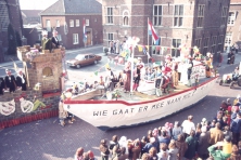 1976-Bombakkes-Carnavalsoptocht-08