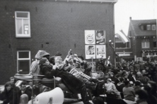 1976-Bombakkes-Carnavalsoptocht-53