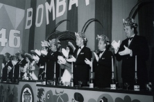1976-Bombakkes-Troon-met-Prins-Gerard-den-Urste
