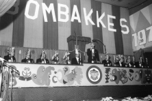 1976-Bombakkes-Zitting-04