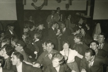 1961-Bombakkes-Carnaval-in-Zaal-Piet-van-Nol-van-Hotel-Bergen-02
