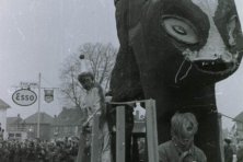 1951-Bombakkes-Carnavalsoptocht-01