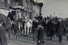 1952-Hub-Timmermans-dn-urste-Carnavalsprins-te-Apeldoorn-02