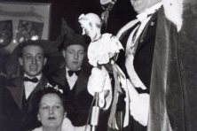 1952-Hub-Timmermans-dn-urste-Carnavalsprins-te-Apeldoorn-16