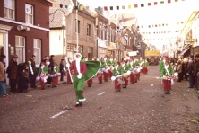 1975-Bombakkes-Carnavalsoptocht-011