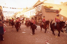1975-Bombakkes-Carnavalsoptocht-013