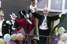 1975-Bombakkes-Carnavalsoptocht-020