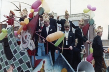 1975-Bombakkes-Carnavalsoptocht-024
