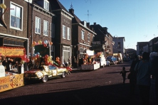 1975-Bombakkes-Carnavalsoptocht-13