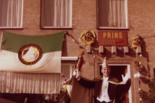 1975-Bombakkes-Prinsenhuisversiering-05