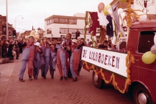 1977-Bombakkes-Carnavalsoptocht-03