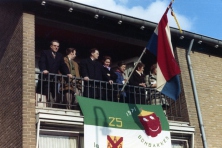 1971-Bombakkevlag-aan-huis-Prins-Pim-dn-Urste