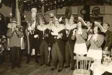 1966-Carnaval-in-Zaal-Piet-van-Nol-Hotel-van-Bergen-01