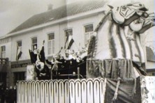 1959-Bombakkes-Carnavalsoptocht-Prins-Wim1-01