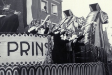1959-Bombakkes-Carnavalsoptocht-Prins-Wim1-05