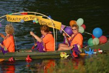 2006-06-24-Bombakkes-Zomercarnaval-Deelnemers-47