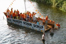 2006-06-24-Bombakkes-Zomercarnaval-Deelnemers-60